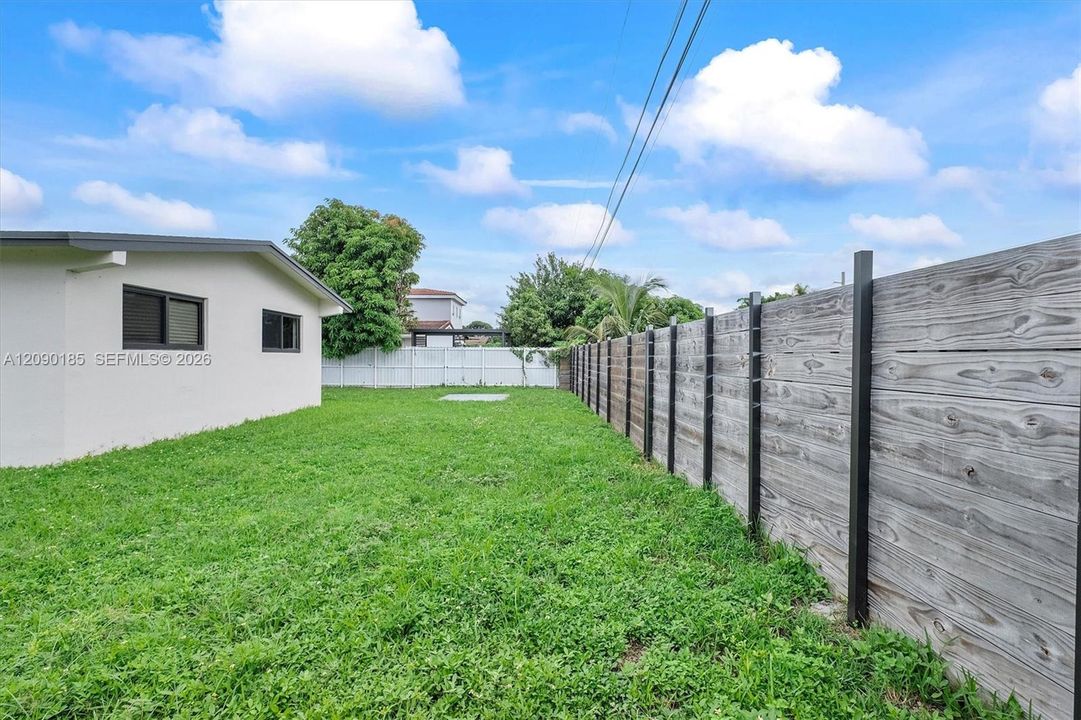 For Sale: $1,030,000 (3 beds, 2 baths, 1375 Square Feet)