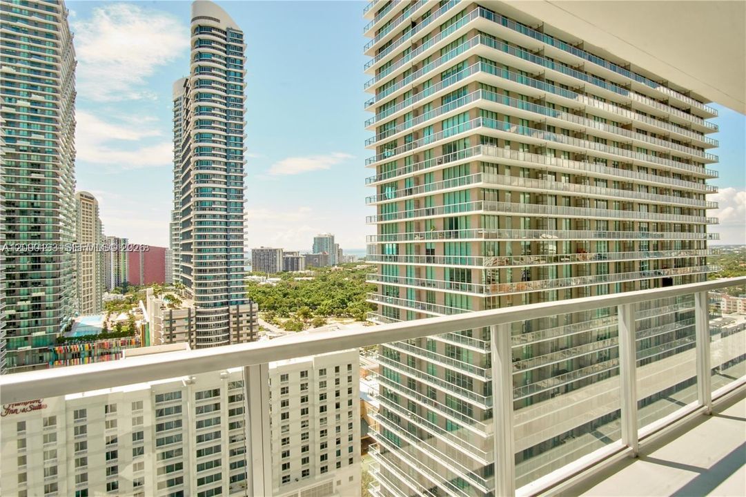 For Rent: $3,900 (2 beds, 2 baths, 1107 Square Feet)