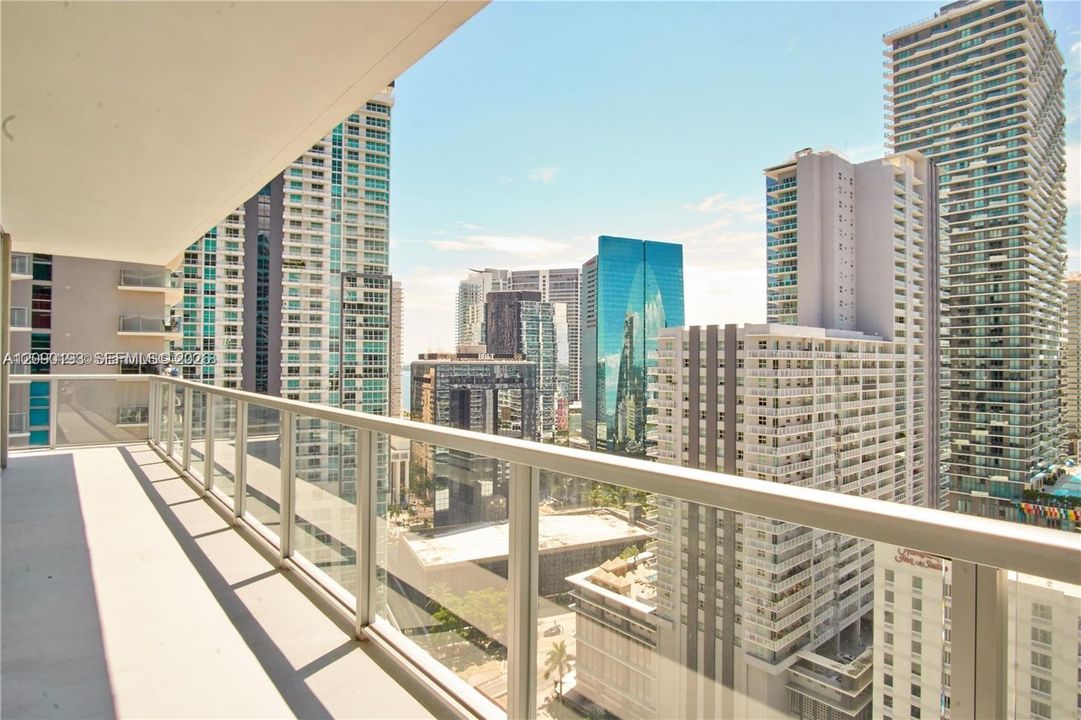 For Rent: $3,900 (2 beds, 2 baths, 1107 Square Feet)