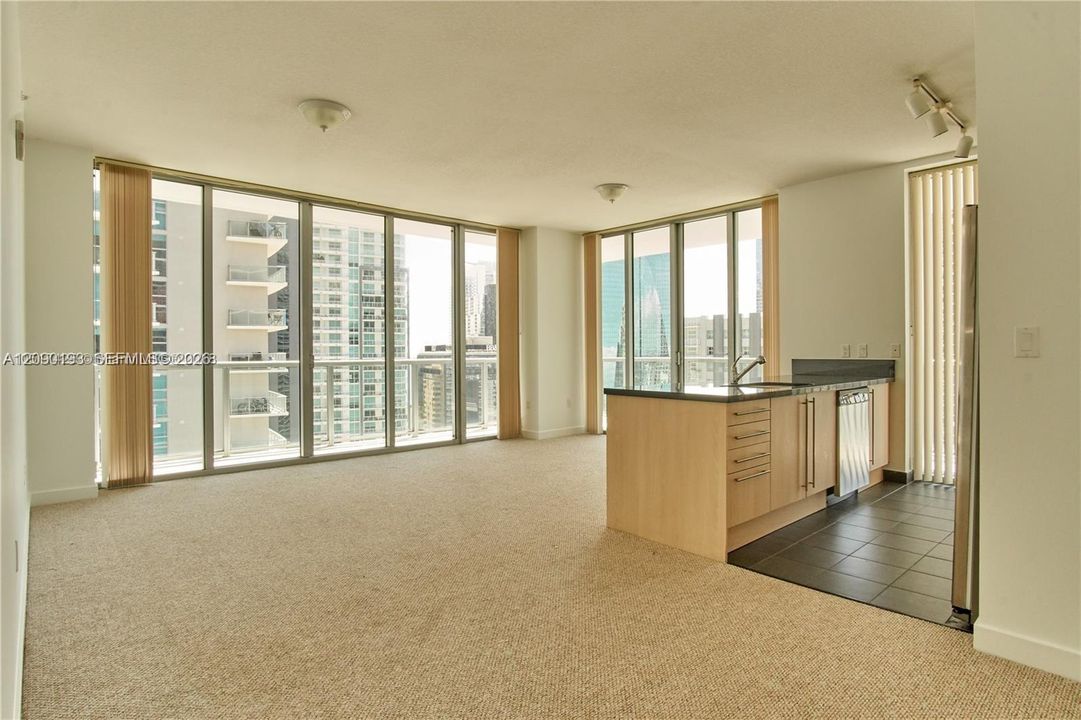 For Rent: $3,900 (2 beds, 2 baths, 1107 Square Feet)
