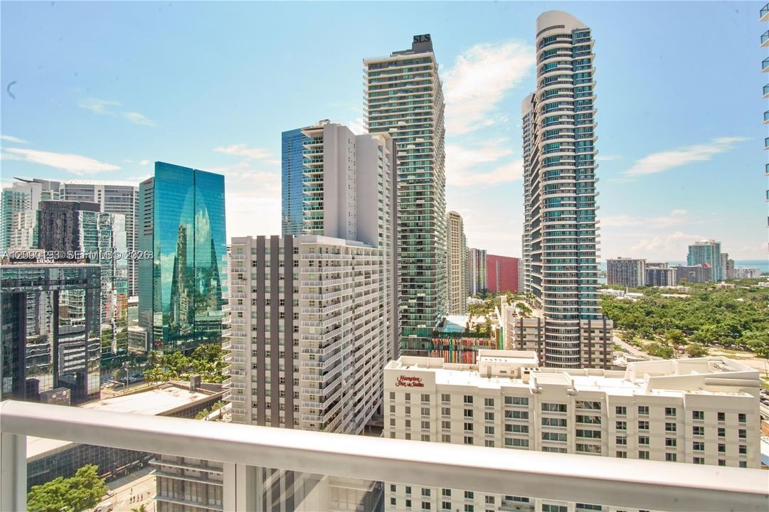 For Rent: $3,900 (2 beds, 2 baths, 1107 Square Feet)