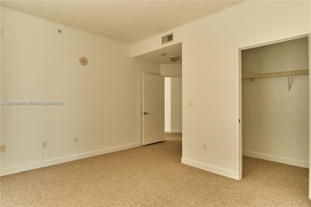 For Rent: $3,900 (2 beds, 2 baths, 1107 Square Feet)