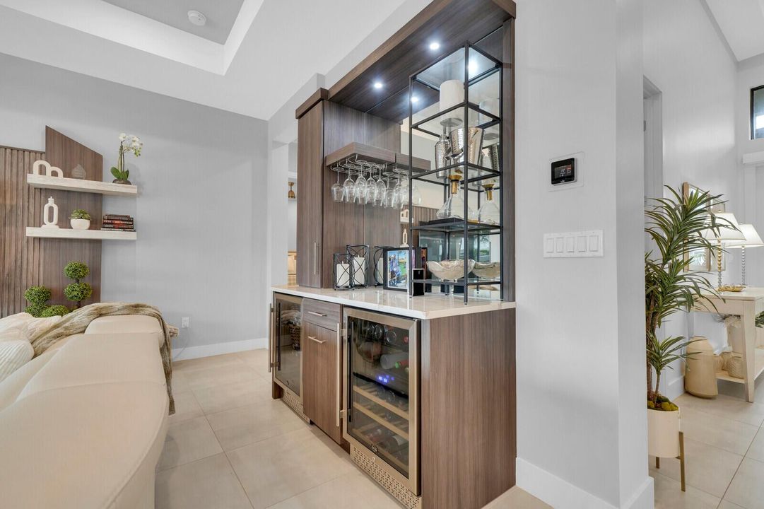WINE BAR & BEVERAGE CENTER