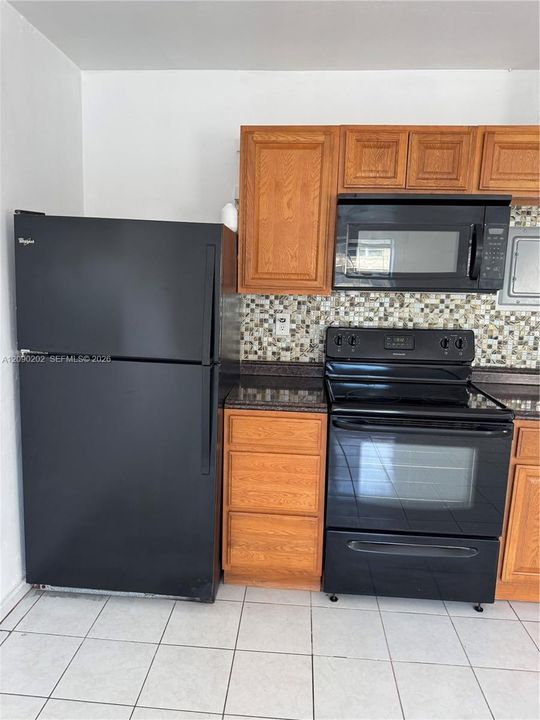 For Sale: $184,900 (2 beds, 1 baths, 670 Square Feet)