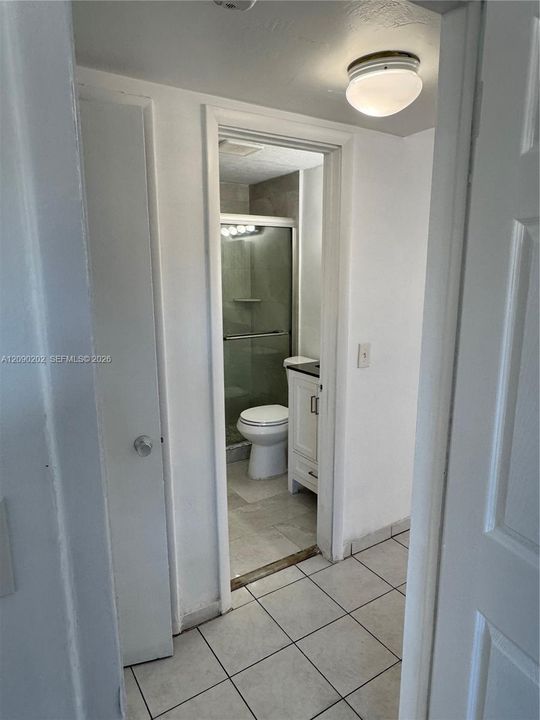 For Sale: $184,900 (2 beds, 1 baths, 670 Square Feet)