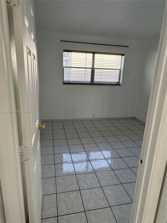 For Sale: $184,900 (2 beds, 1 baths, 670 Square Feet)