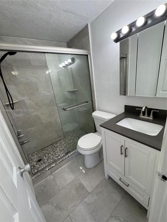 For Sale: $184,900 (2 beds, 1 baths, 670 Square Feet)