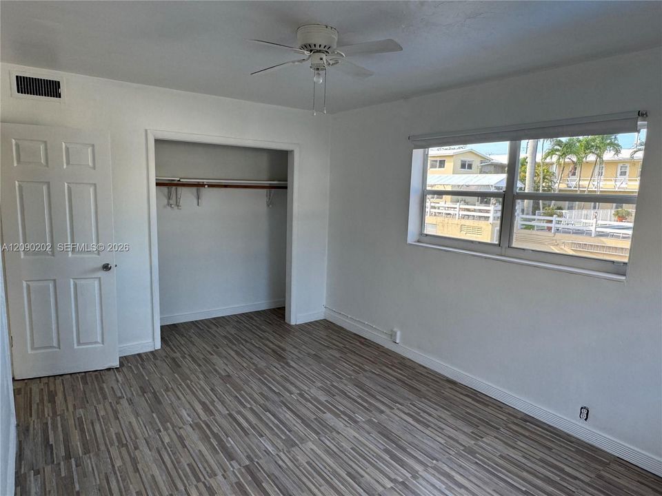 For Sale: $184,900 (2 beds, 1 baths, 670 Square Feet)