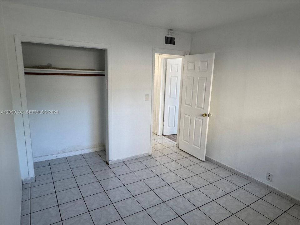 For Sale: $184,900 (2 beds, 1 baths, 670 Square Feet)