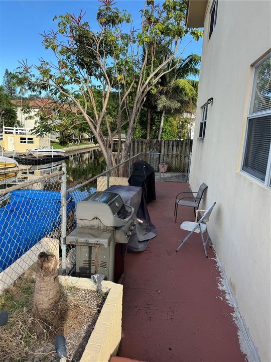 For Sale: $184,900 (2 beds, 1 baths, 670 Square Feet)