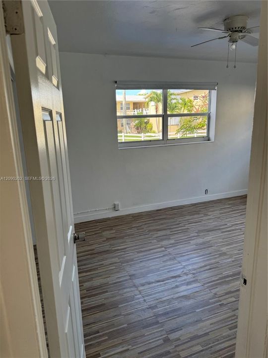 For Sale: $184,900 (2 beds, 1 baths, 670 Square Feet)