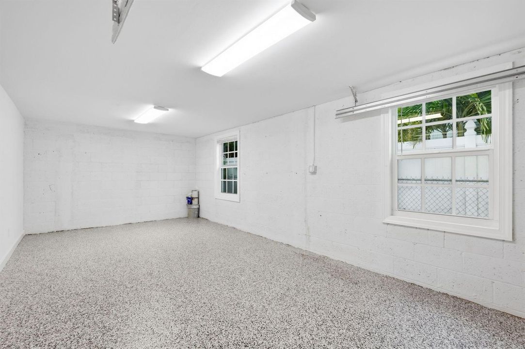 23-web-or-mls-5203_N_Flagler_Dr_07500