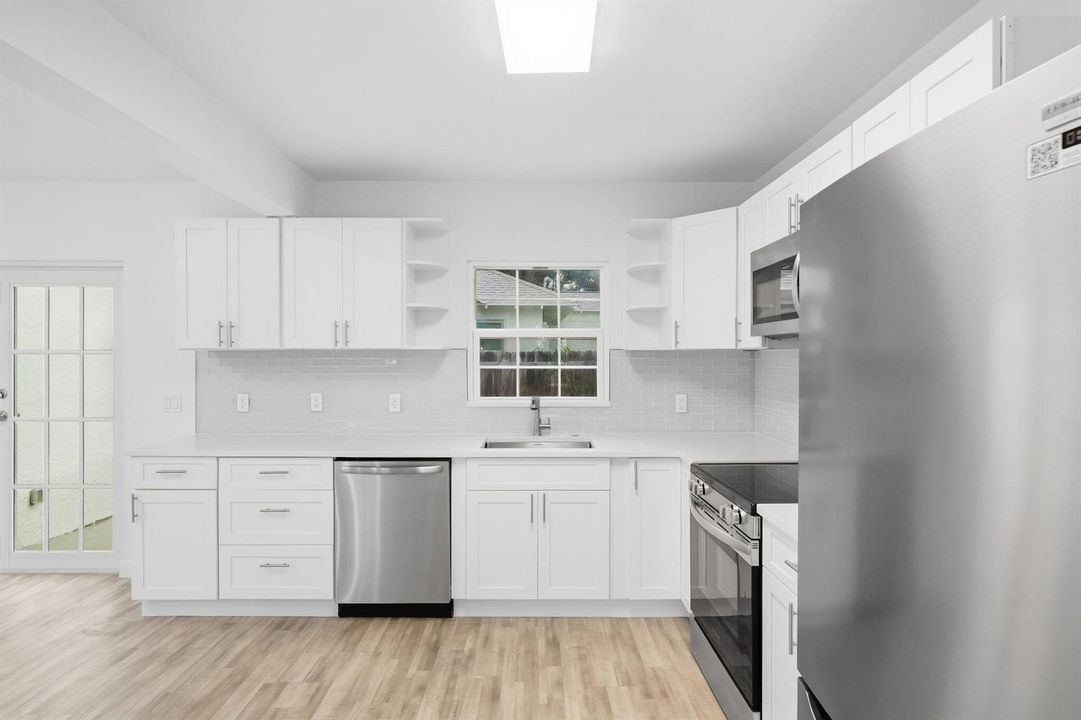 32-web-or-mls-5203_N_Flagler_Dr_07533