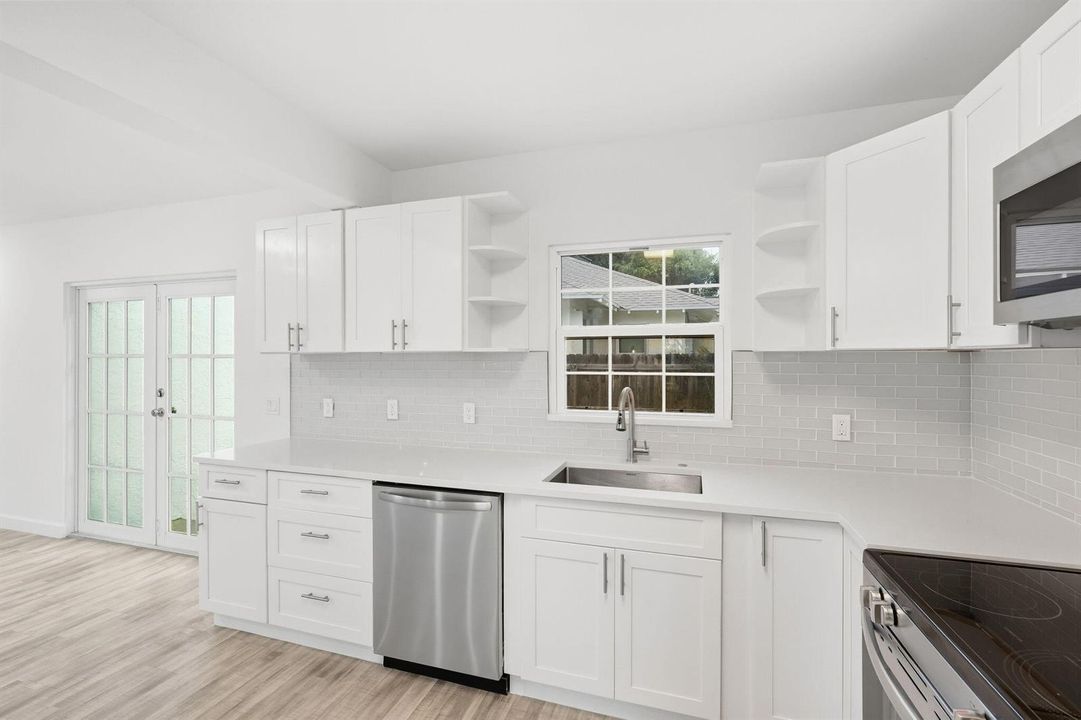 33-web-or-mls-5203_N_Flagler_Dr_07539