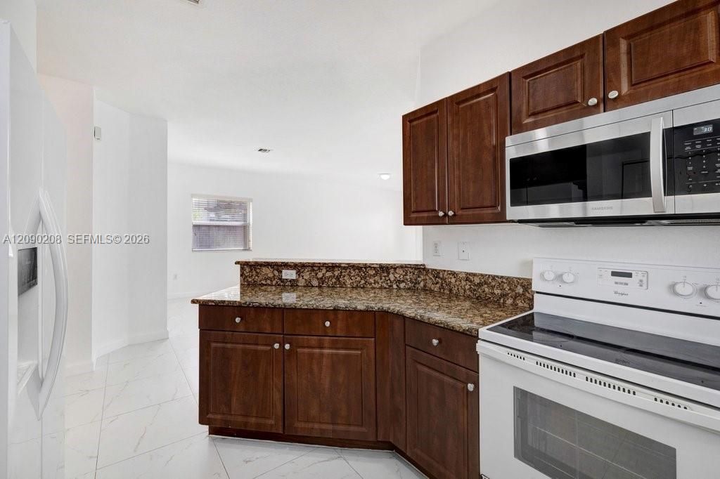В аренду: $2,800 (3 спален, 2 ванн, 1665 Квадратных фут)