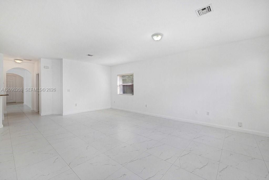 В аренду: $2,800 (3 спален, 2 ванн, 1665 Квадратных фут)