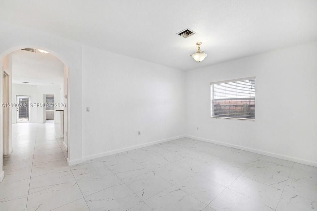 В аренду: $2,800 (3 спален, 2 ванн, 1665 Квадратных фут)