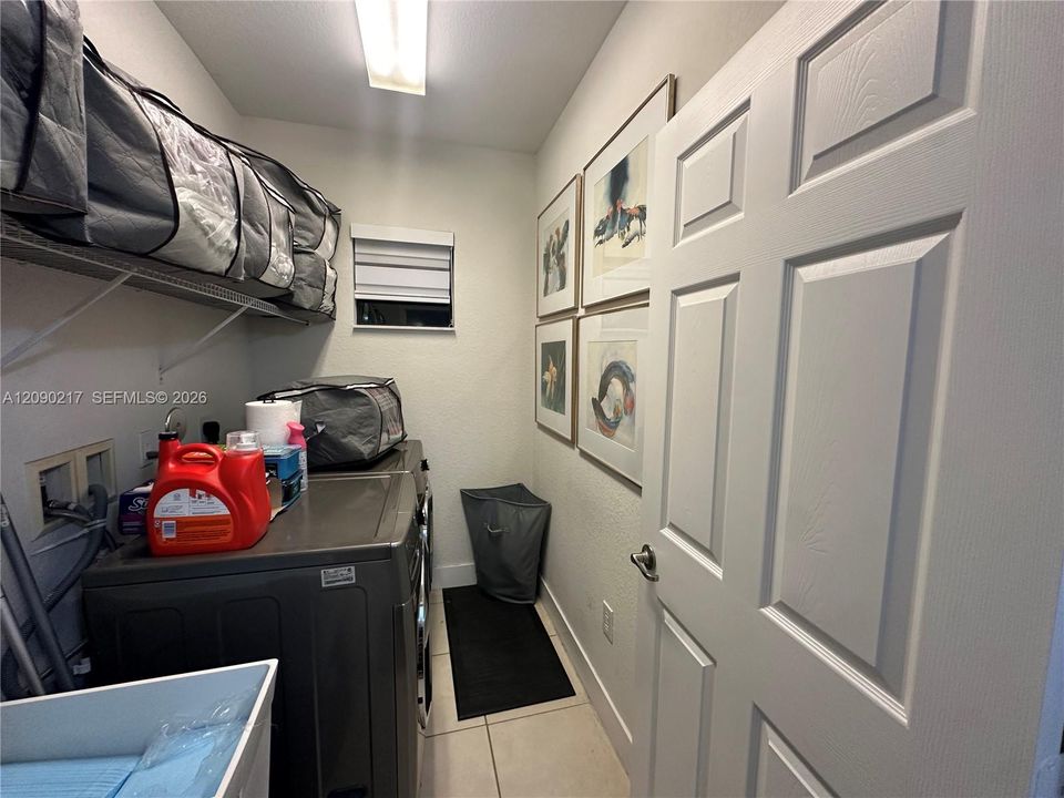 En Venta: $498,000 (3 camas, 2 baños, 1935 Pies cuadrados)