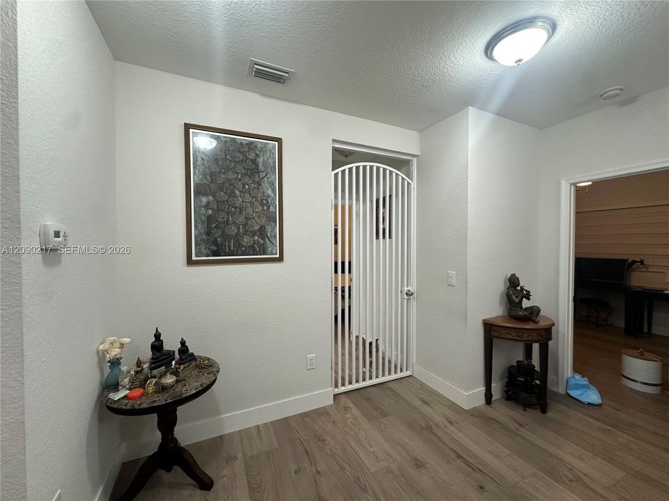 En Venta: $498,000 (3 camas, 2 baños, 1935 Pies cuadrados)