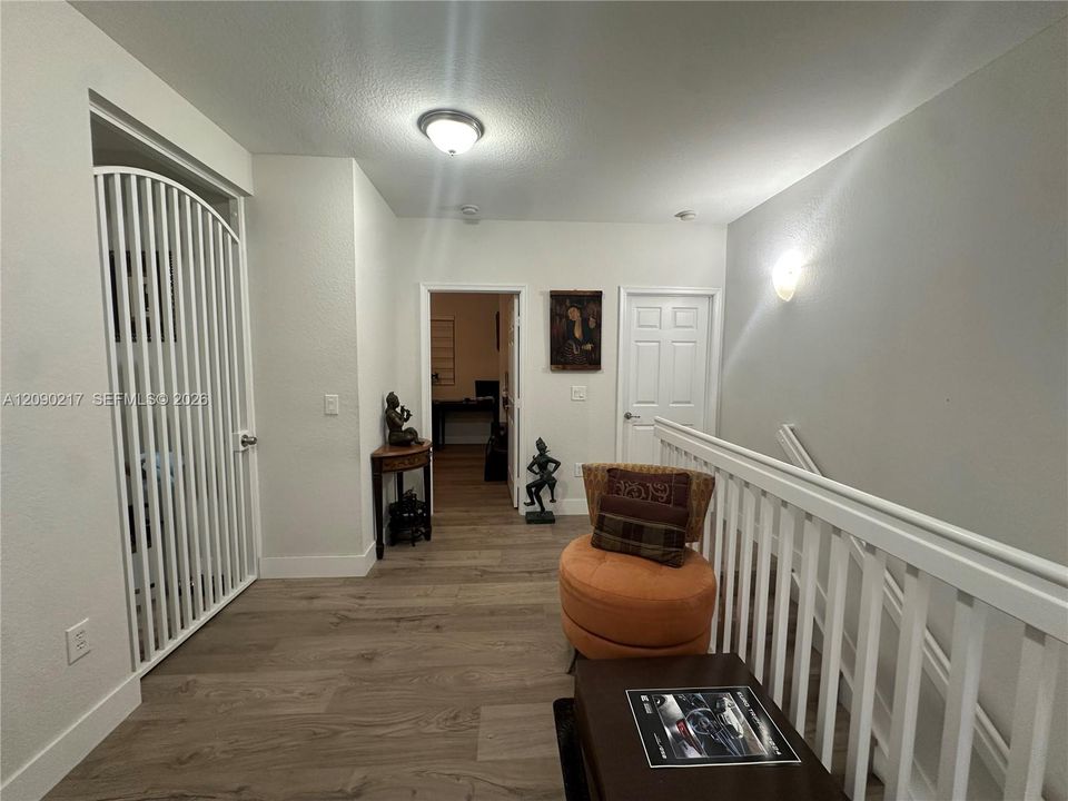 En Venta: $498,000 (3 camas, 2 baños, 1935 Pies cuadrados)