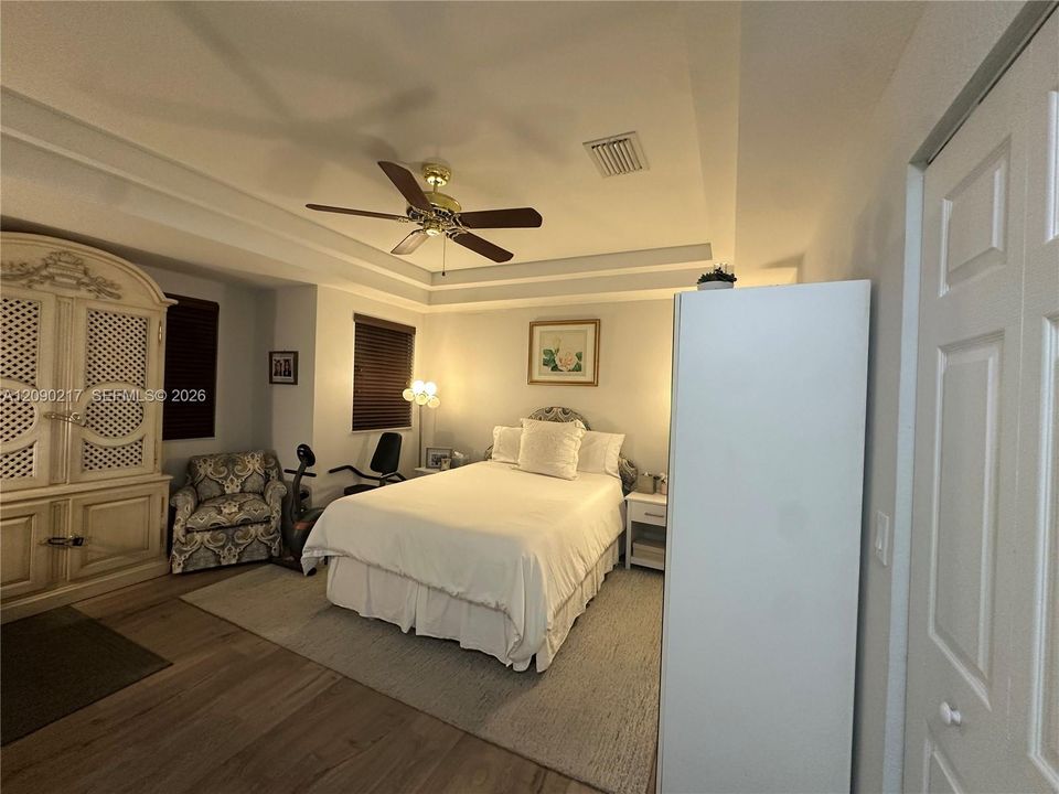 En Venta: $498,000 (3 camas, 2 baños, 1935 Pies cuadrados)