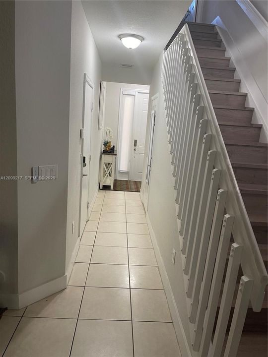 En Venta: $498,000 (3 camas, 2 baños, 1935 Pies cuadrados)