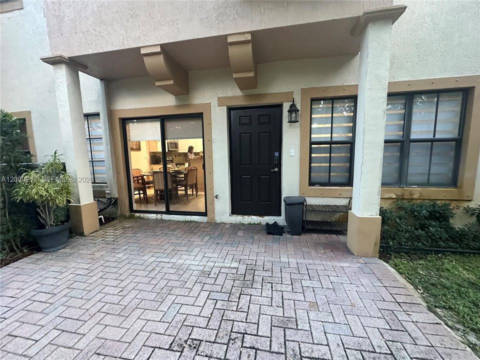 En Venta: $498,000 (3 camas, 2 baños, 1935 Pies cuadrados)