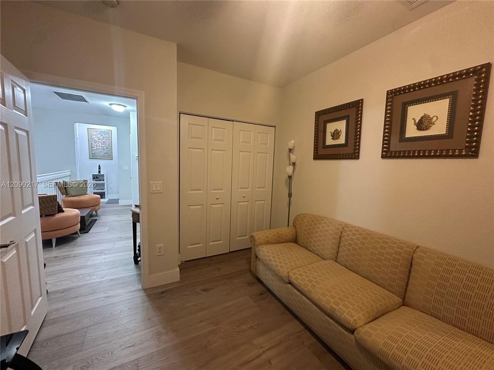 En Venta: $498,000 (3 camas, 2 baños, 1935 Pies cuadrados)