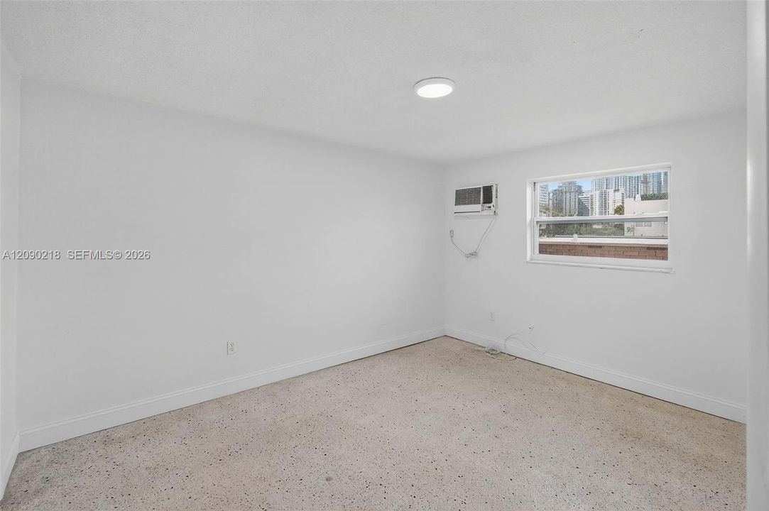 В аренду: $1,750 (1 спален, 1 ванн, 650 Квадратных фут)