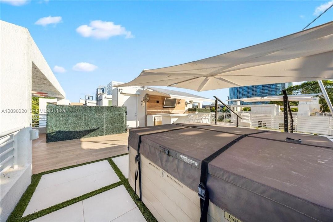 En Renta: $13,500 (3 camas, 3 baños, 2561 Pies cuadrados)