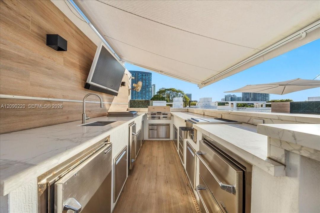 En Renta: $13,500 (3 camas, 3 baños, 2561 Pies cuadrados)