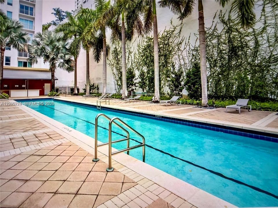 For Rent: $3,300 (2 beds, 2 baths, 1010 Square Feet)