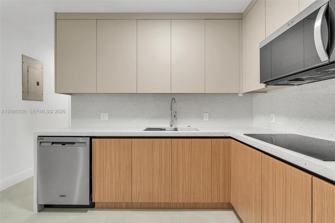 На продажу: $549,000 (4 спален, 2 ванн, 1222 Квадратных фут)