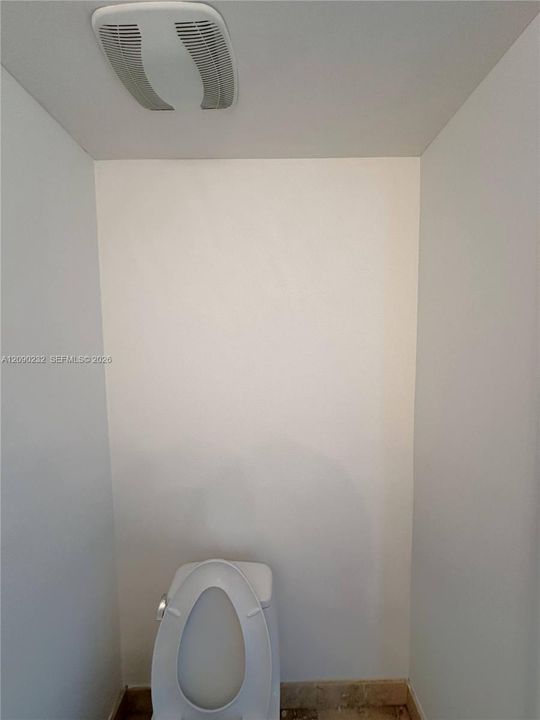 For Rent: $3,000 (1 beds, 1 baths, 952 Square Feet)