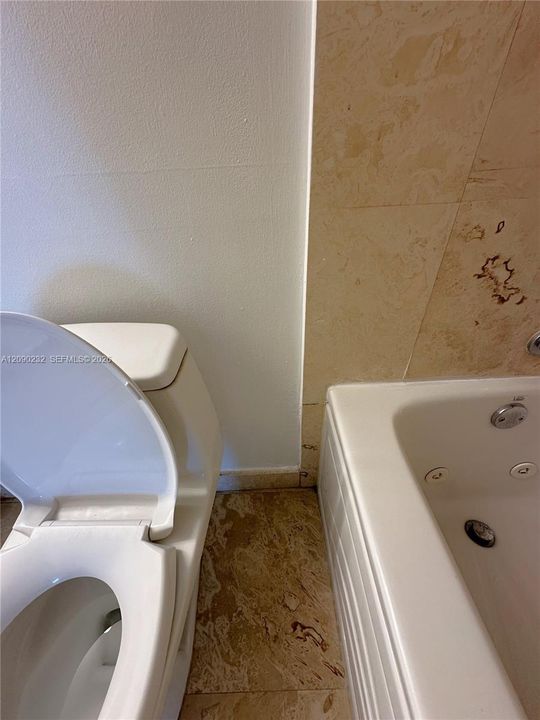 For Rent: $3,000 (1 beds, 1 baths, 952 Square Feet)
