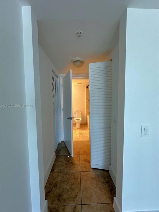 For Rent: $3,000 (1 beds, 1 baths, 952 Square Feet)