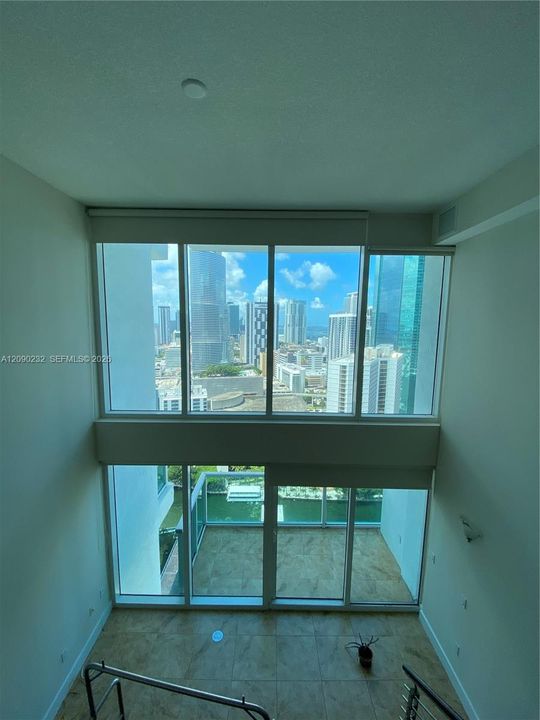 For Rent: $3,000 (1 beds, 1 baths, 952 Square Feet)