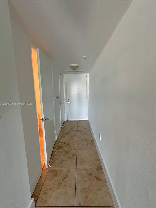 For Rent: $3,000 (1 beds, 1 baths, 952 Square Feet)