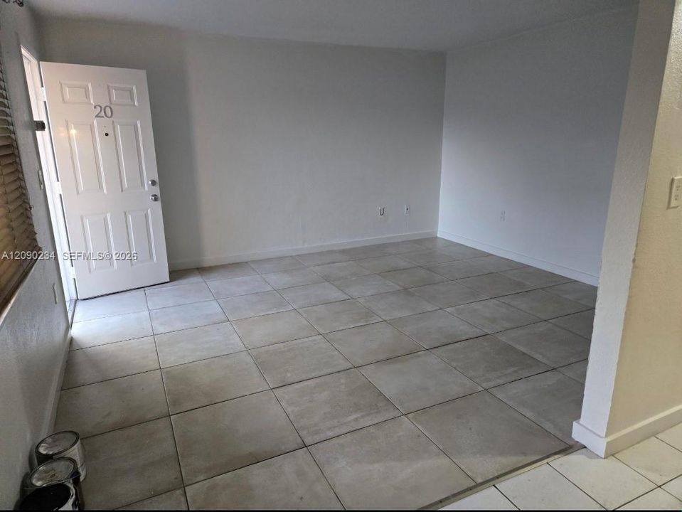 For Rent: $1,650 (1 beds, 1 baths, 499 Square Feet)