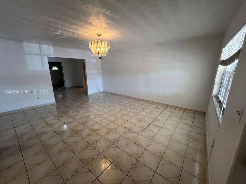 В аренду: $3,350 (4 спален, 2 ванн, 1843 Квадратных фут)