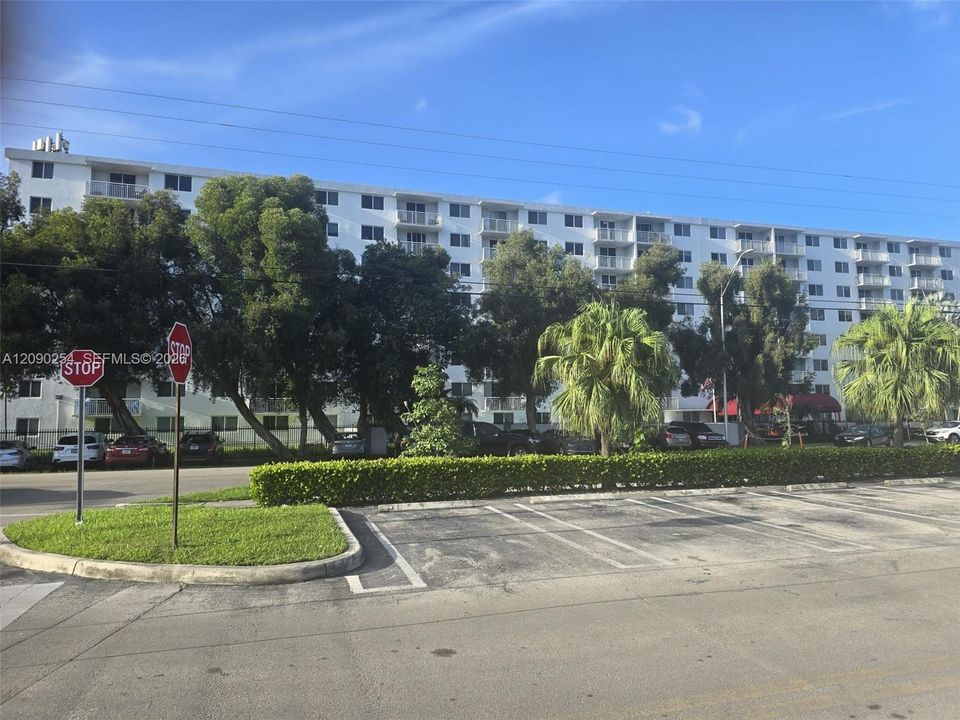 На продажу: $214,900 (1 спален, 1 ванн, 710 Квадратных фут)