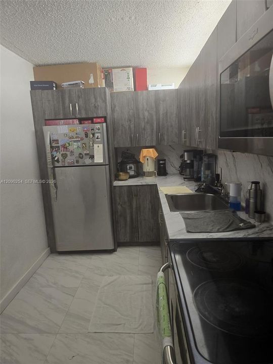 На продажу: $214,900 (1 спален, 1 ванн, 710 Квадратных фут)