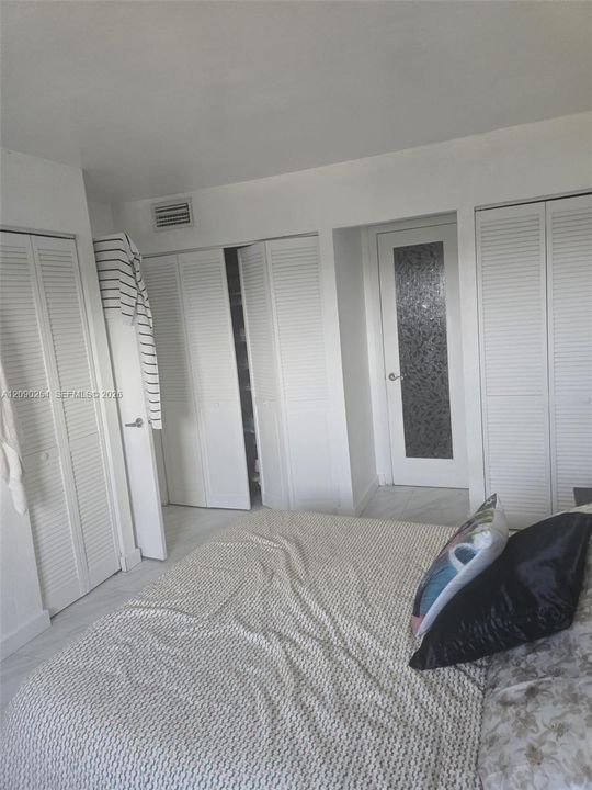 На продажу: $214,900 (1 спален, 1 ванн, 710 Квадратных фут)