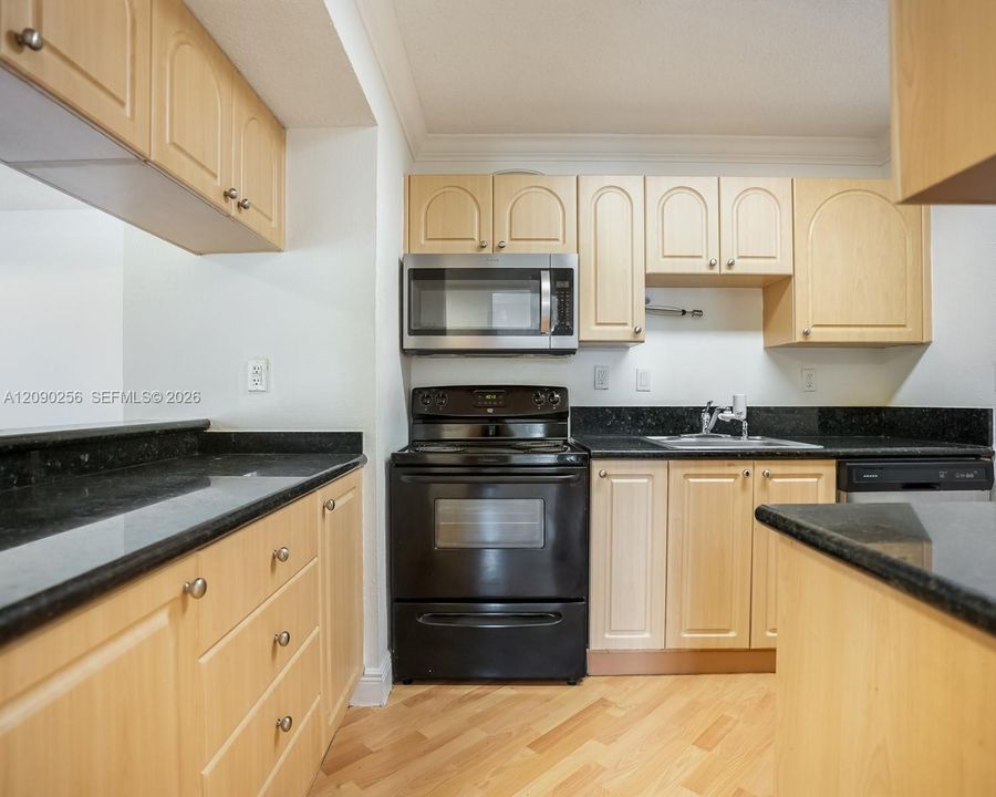 En Venta: $299,000 (2 camas, 2 baños, 1050 Pies cuadrados)