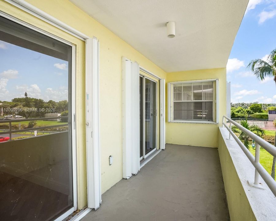 En Venta: $299,000 (2 camas, 2 baños, 1050 Pies cuadrados)