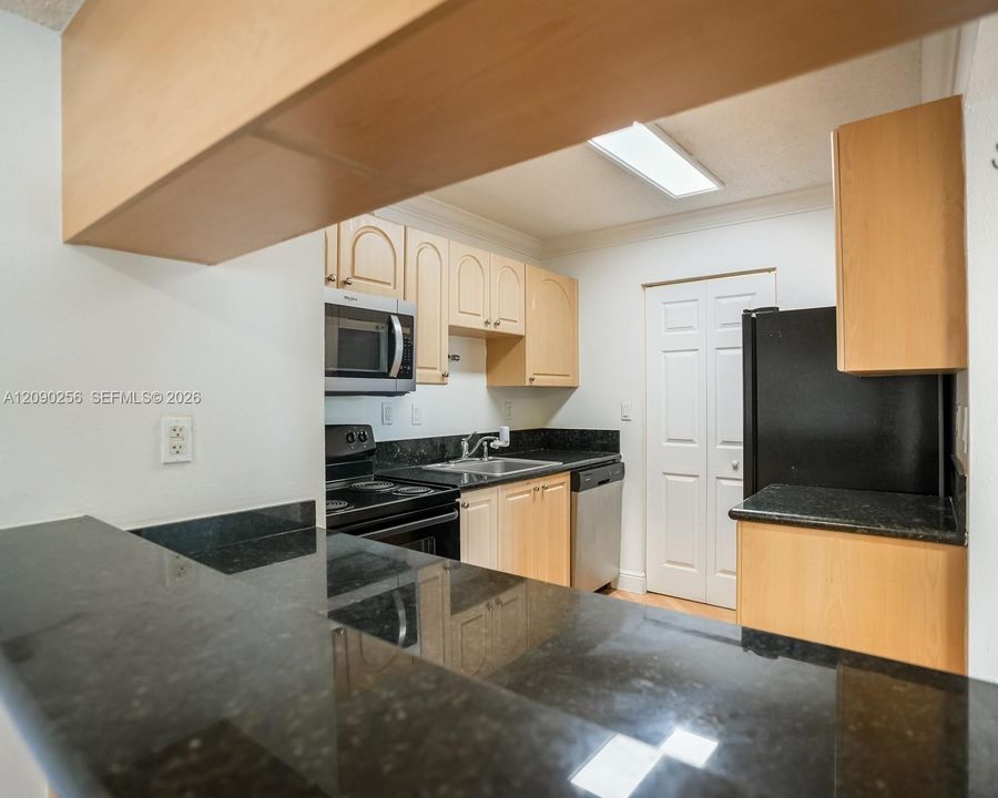 En Venta: $299,000 (2 camas, 2 baños, 1050 Pies cuadrados)