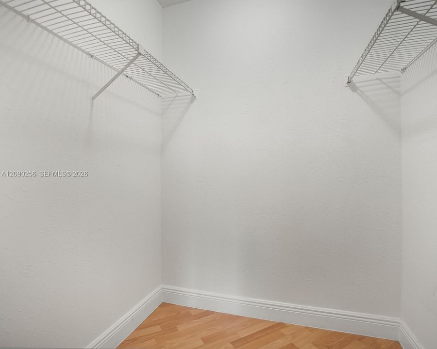 En Venta: $299,000 (2 camas, 2 baños, 1050 Pies cuadrados)