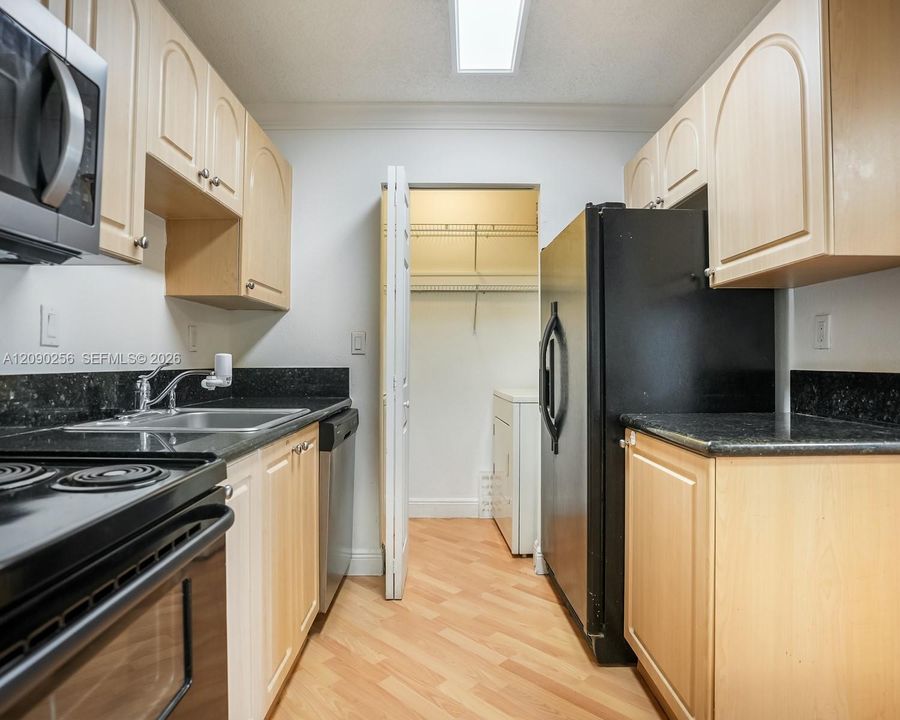 En Venta: $299,000 (2 camas, 2 baños, 1050 Pies cuadrados)