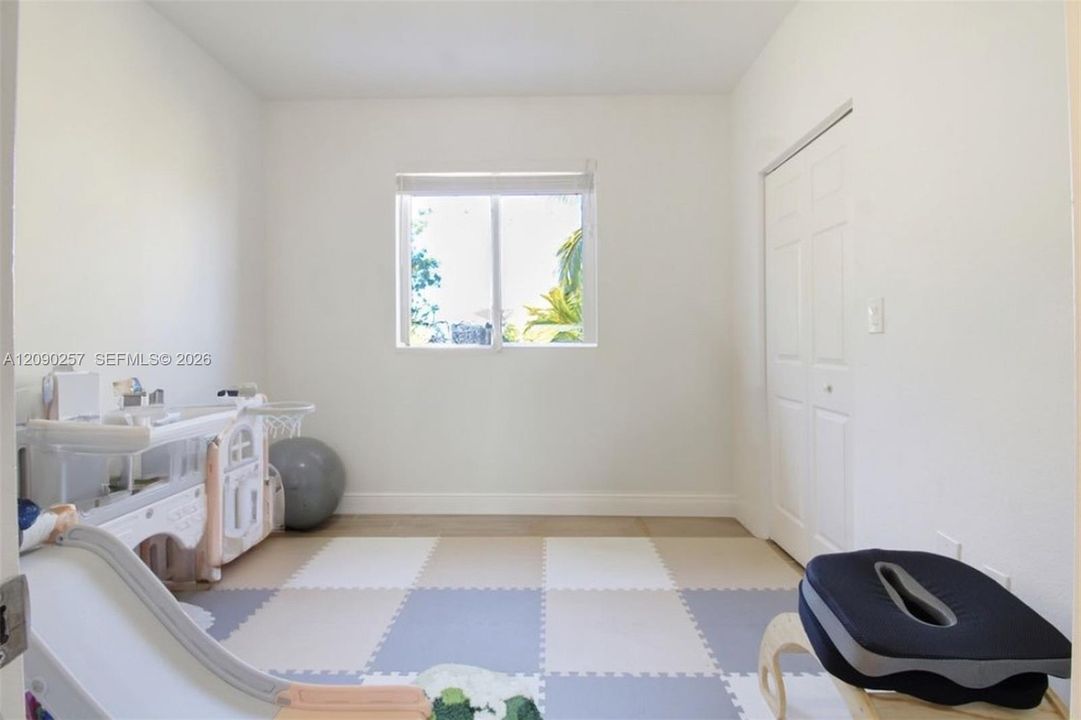 For Sale: $560,000 (4 beds, 2 baths, 2056 Square Feet)