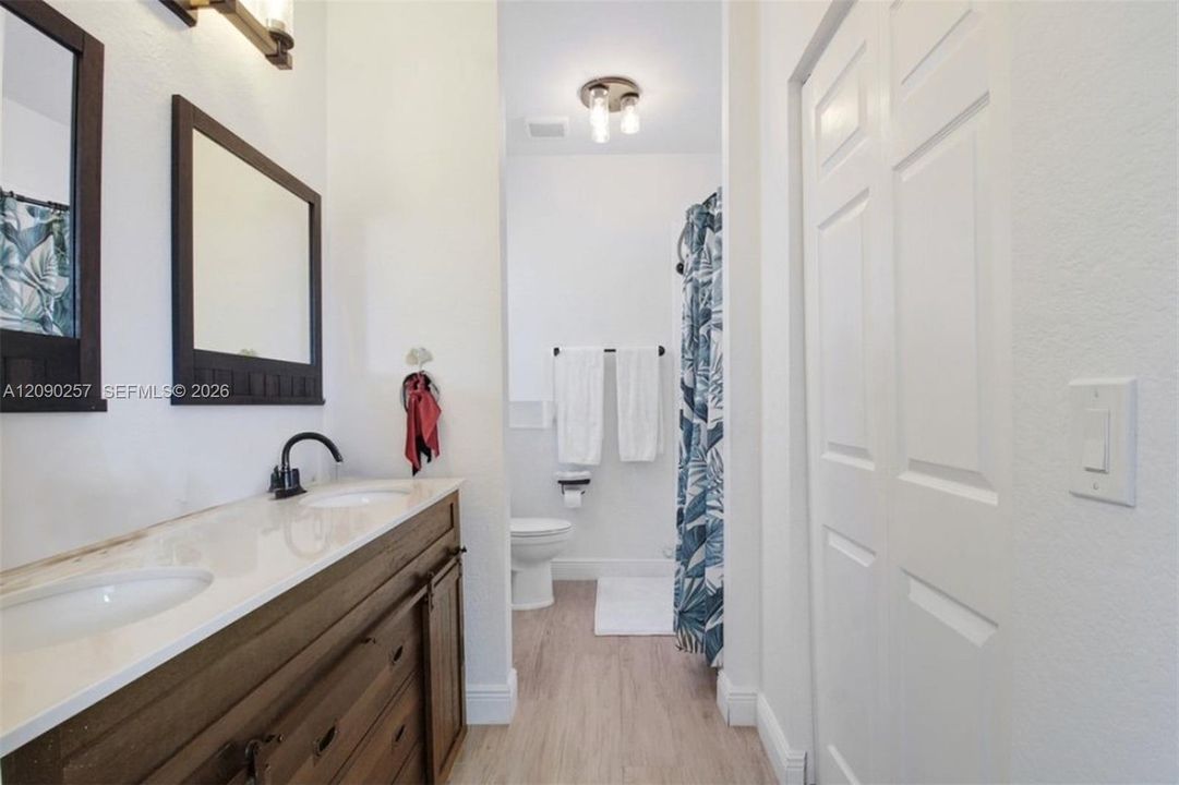 For Sale: $560,000 (4 beds, 2 baths, 2056 Square Feet)